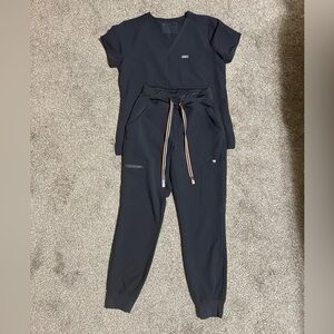 FIGS Joggers & Scrub Top
